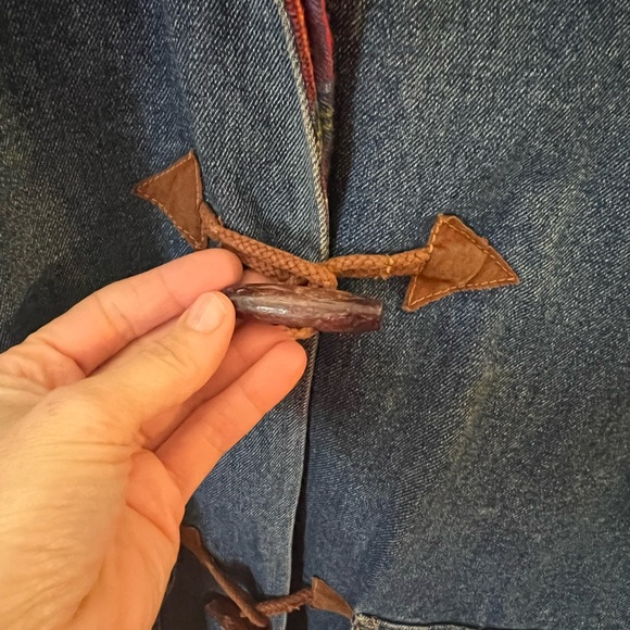 Hooded women’s Jean jacket with plaid inner lining. - Picture 4 of 6